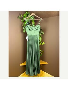 NWT Azazie Atelier Tyla Olive Green Pleated Satin Maxi Dress US 6